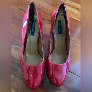 Beautiful Brazilian Martinez Pink parent heels